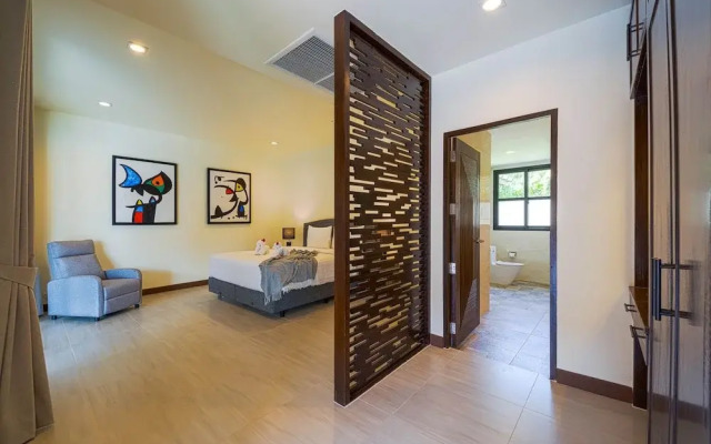 Luxury 5 Bedroom Villa nr to Beach - SRS