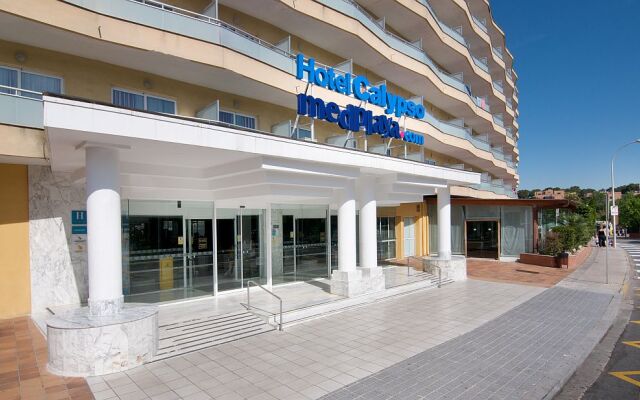 Отель Medplaya Hotel Calypso Испания, Салоу - отзывы, цены и фото номеров - забронировать отель Medplaya Hotel Calypso онлайн вид на фасад