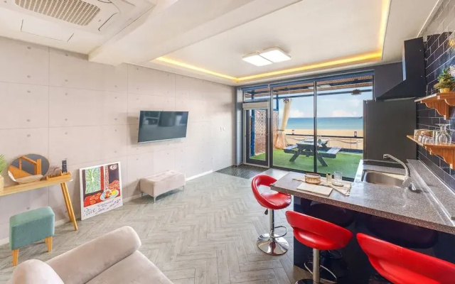 Goseong Cnblue Oceanview Pension