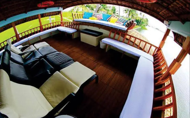 Jim and Paddy Houseboat Cruises
