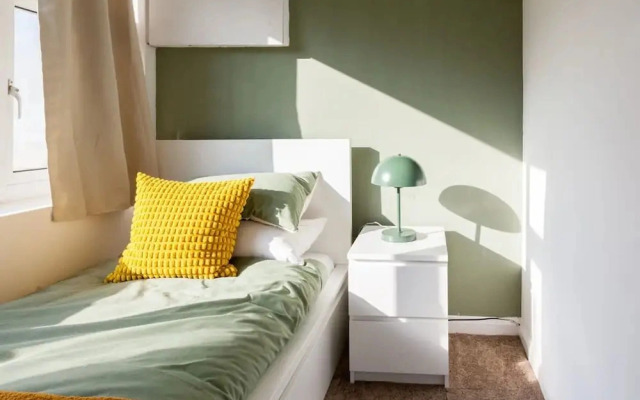 Perfect Booking 4 Bed Home Near City Airport