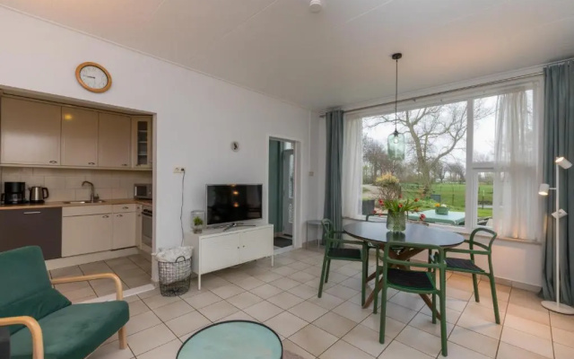 Beneden appartement Kon. Emmaweg 6, Vrouwenpolder