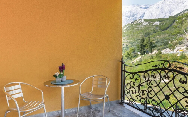 Amazing Home in Krvavica With Wifi and 2 Bedrooms