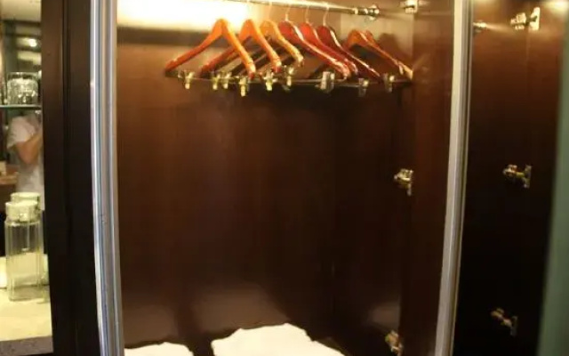 Qiye Shuxia Hotel