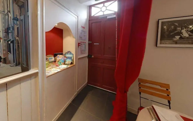 Hotel Saint Yves