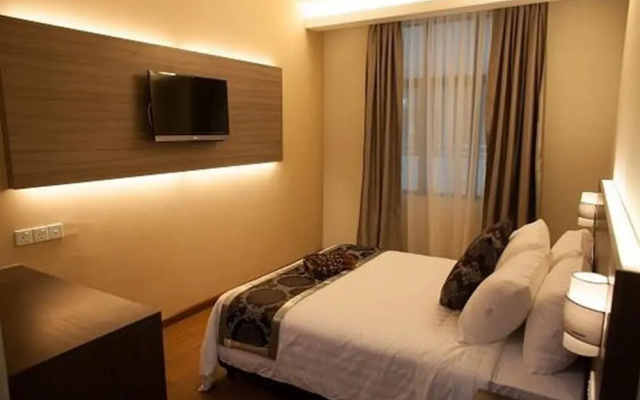Holiday Villa Hotel & Suites