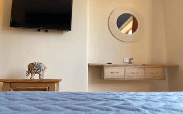 IDEAL ABODE ABBOTS 4 En-suite