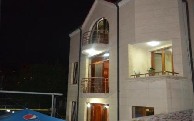 Отель Art Hotel Армения, Ереван - 3 отзыва об отеле, цены и фото номеров - забронировать отель Art Hotel онлайн вид на фасад