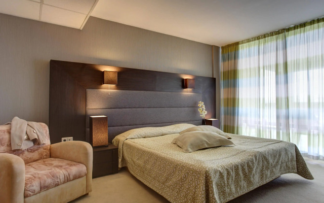 Sandy bay hotel