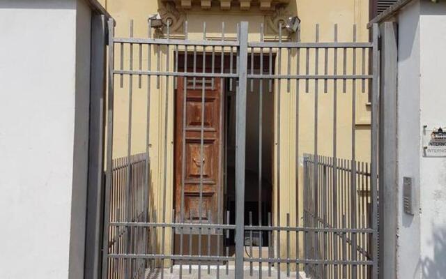 Отель Vatican Room Rental вид на фасад