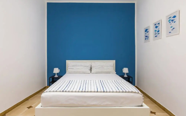White&Blue Apartment at Sanità  by Wonderful Italy