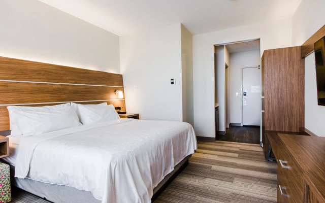 Holiday Inn Express & Suites West Edmonton - Mall Area by IHG