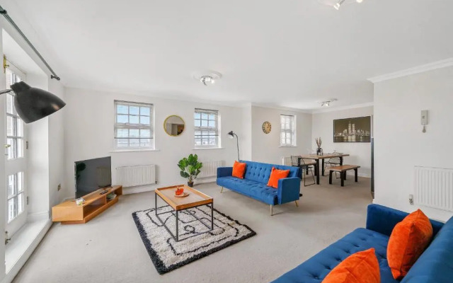 Large Duplex Penthouse in Central York - Parking