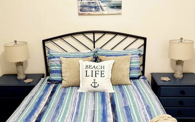 Crystal Shores West 1103