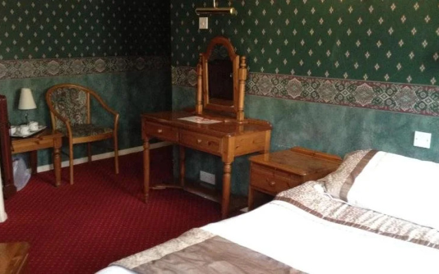 The Royal Victoria & Bull Hotel