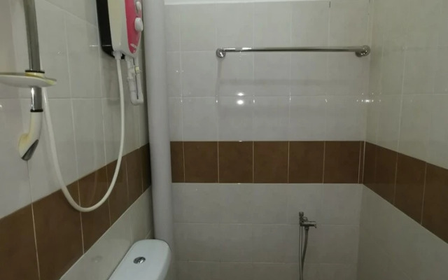 OYO 89951 Maa Hari Hotel
