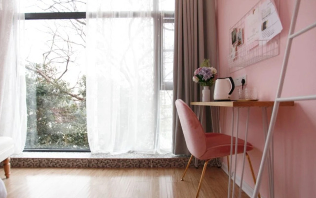 Love Flower Hostel