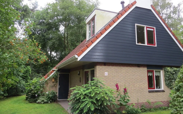 Well-kept House With Garden, Near the Lemelerberg