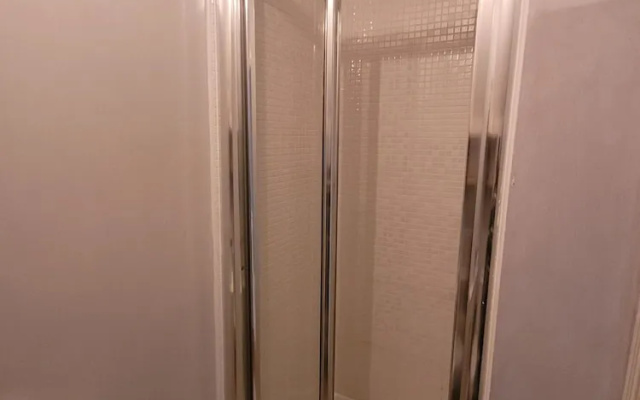 2-bed Apartment, Sleeps 4,on-site Parking