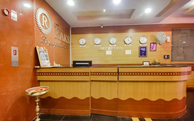 OYO 5130 Hotel Raks