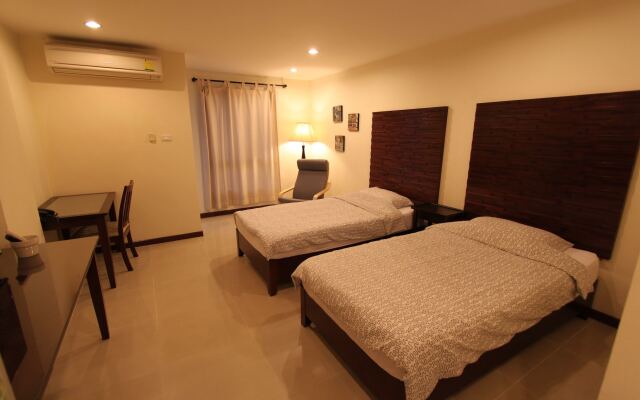 The Royal Bee Apart Hotel Бангкок комната для гостей