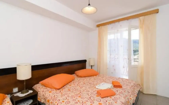 Apartment Dalmatin Zuljana - Two-bedroom Apartment 1