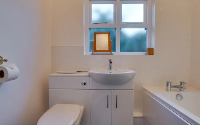 Modern Holiday Home in Saundersfoot With Garden