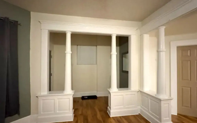 Downtown 1BR Stay Walk to Cafes Parks