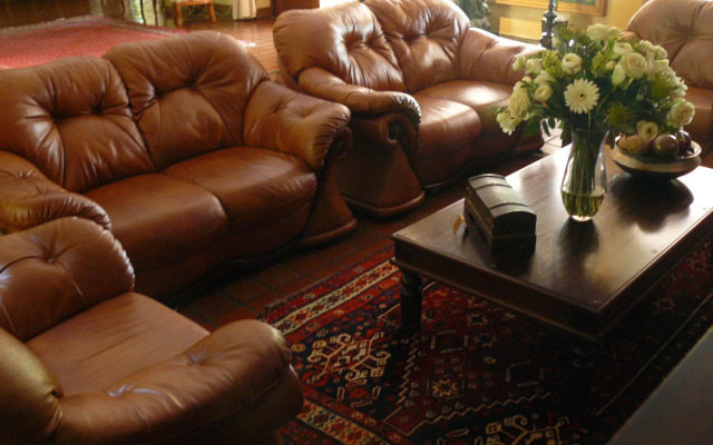 The Woodpecker Inn