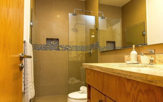 Breathtaking 2 Bedroom, Private Terrace - Bbq