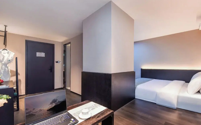 Enji M Hotel-Jiefangbei Hongyadong