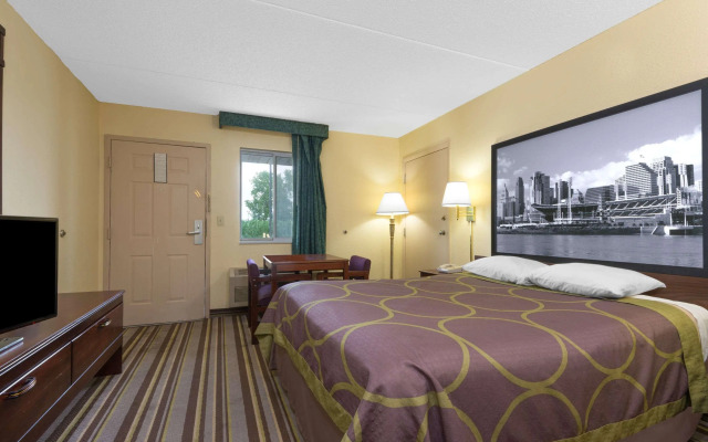 Super 8 by Wyndham Wapakoneta