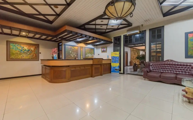 Urbanview Hotel Crown Tasikmalaya by RedDoorz