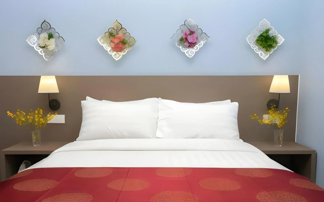 Oyo 490 Dk Hotel