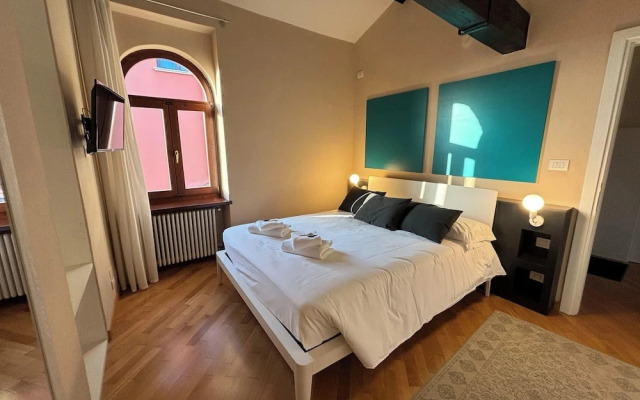 Piazza Erbe Lodge