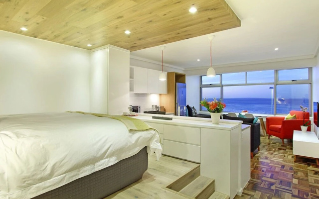 Afribode's Paula's Oceanview Studio