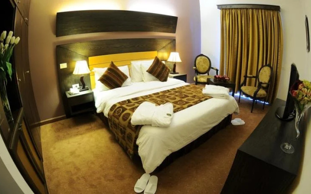 Sun Hills Suites Hotel