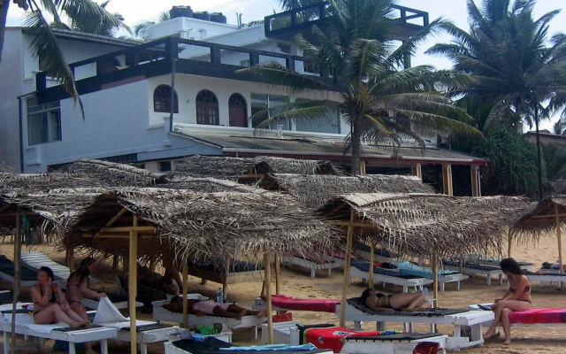 Royal Beach Hotel Hikkaduwa