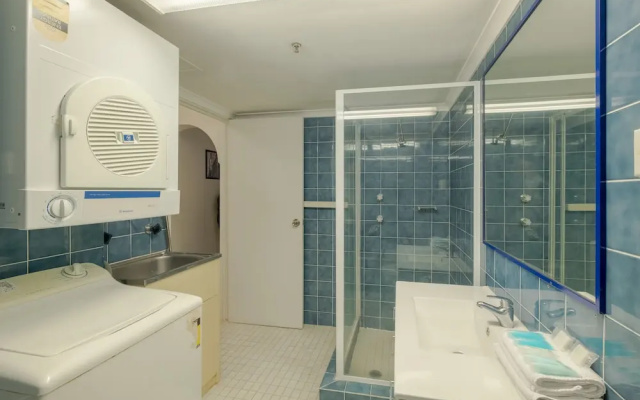 Heart of Surfers Paradise - Ocean Views