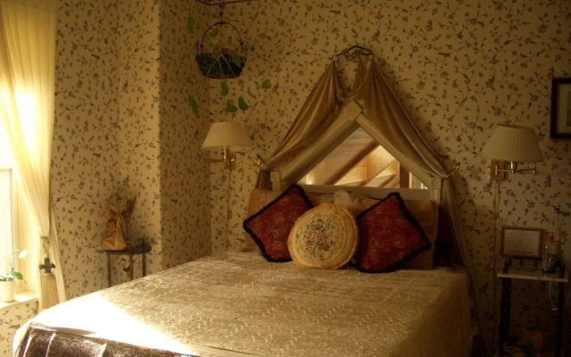 Hubers INN Port Townsend