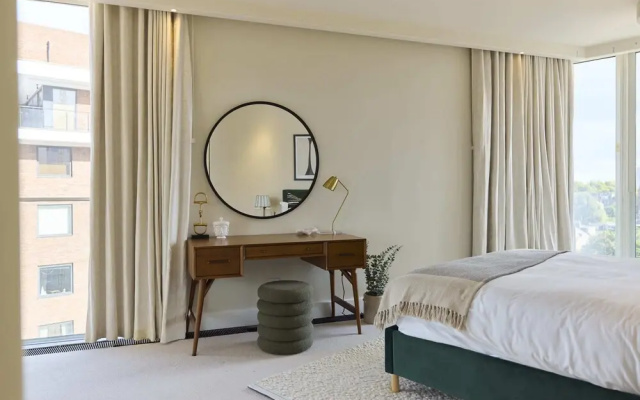 Battersea Riverside Luxury Apartment