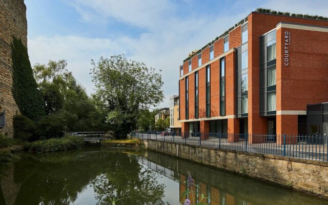 Courtyard by Marriott Oxford City Centre 2
