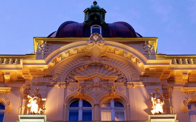 Hotel Century Old Town Prague MGallery Collection вид на фасад