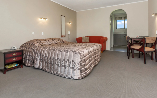 Kingswood Manor Motel