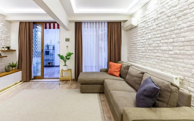 Missafir Excellent Flat With Backyard in Nisantasi