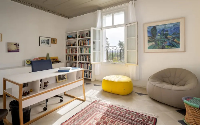 Old Jaffa Artistic Retreat by Sea N Rent