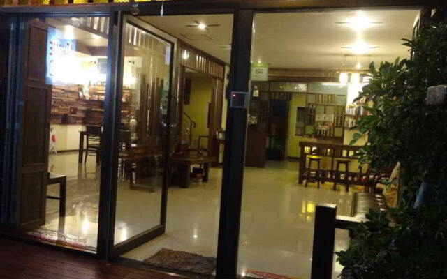 Athome Hotel @Nanai 8 Патонг вид на фасад