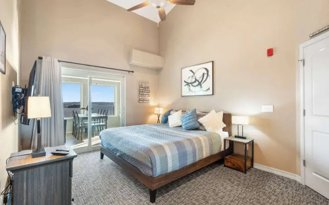 The Lakeview Penthouse 10ppl