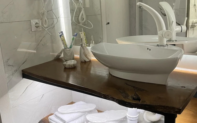 Отель Luxin