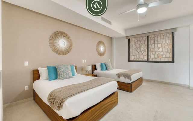 Luxury 4 BR Condo - Amazing Bay View - Pool